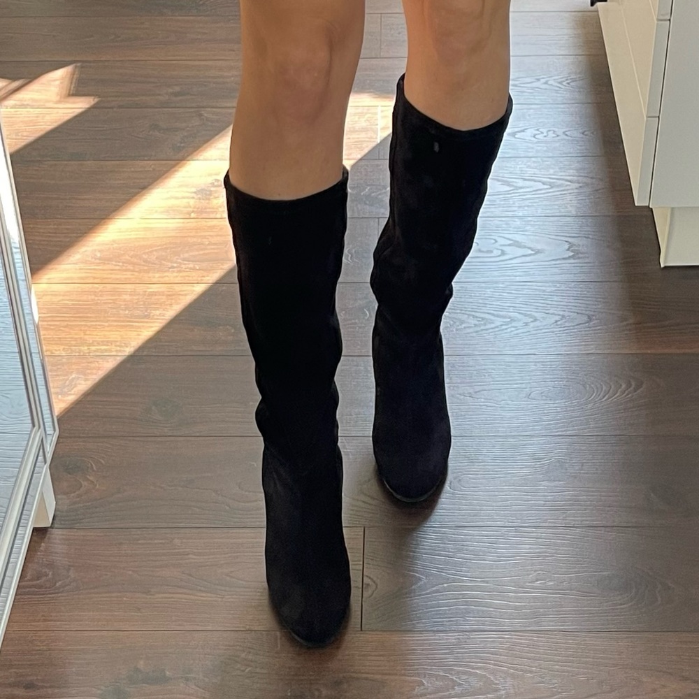 New! BCBG Woman Heeled Suede Black Boots. 9.5 - Picture 2 of 10